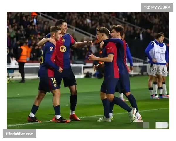 巴萨锋线三人携手出击 25岁中锋带队冲击皇马四连胜